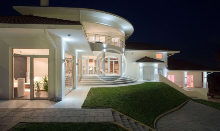 Via dell’Acqua Traversa, 143, 00189 Roma RM